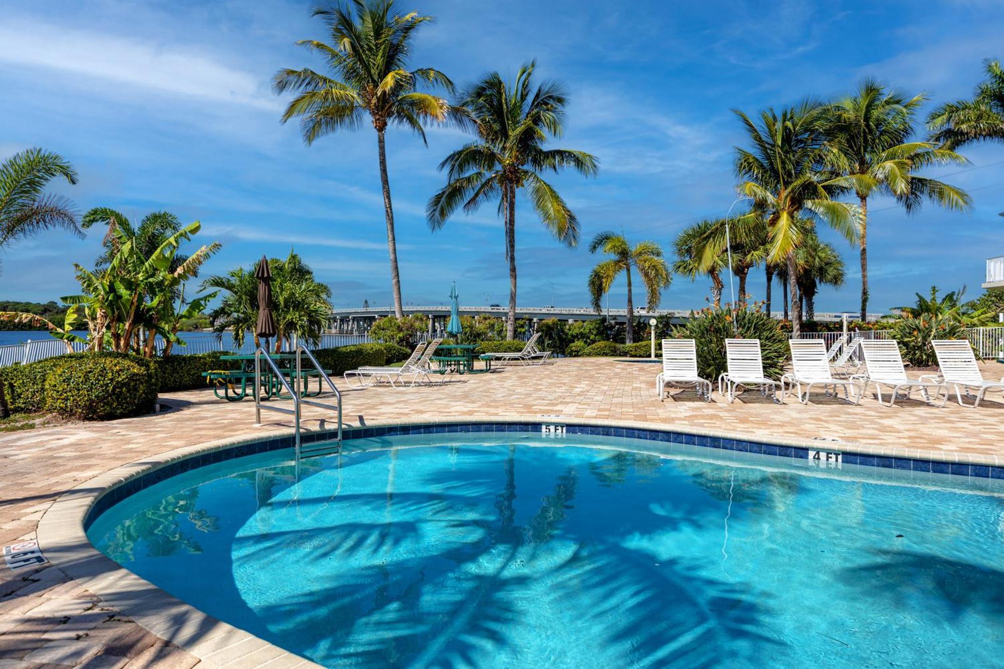 Elegant Waterfront Place For Two/Boca Ciega Resort St. Petersburg Exterior photo